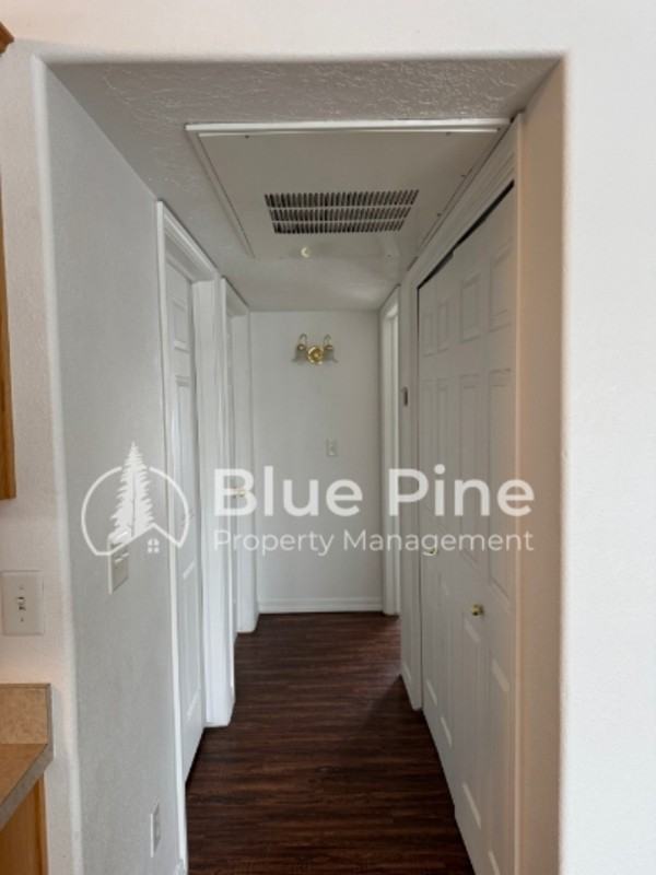 707 S 5th W - Photo 4 of 8