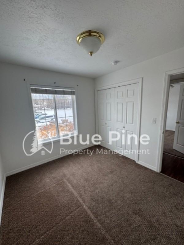 707 S 5th W - Photo 7 of 8