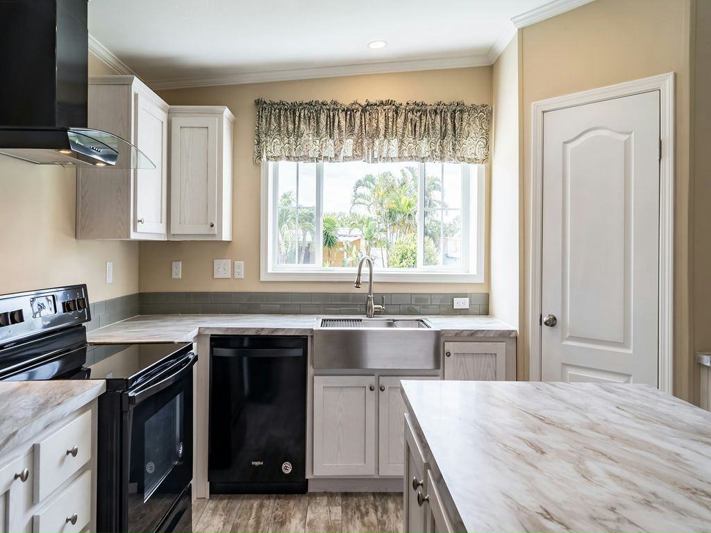 7431 43rd Way N #578 - Photo 2 of 34