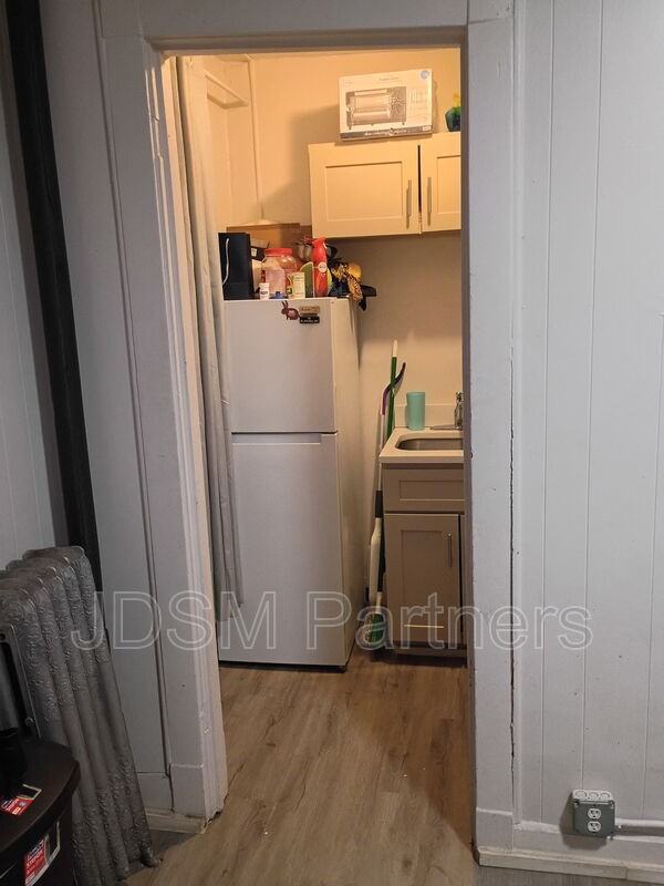 1550 N Lafayette St - Photo 4 of 12