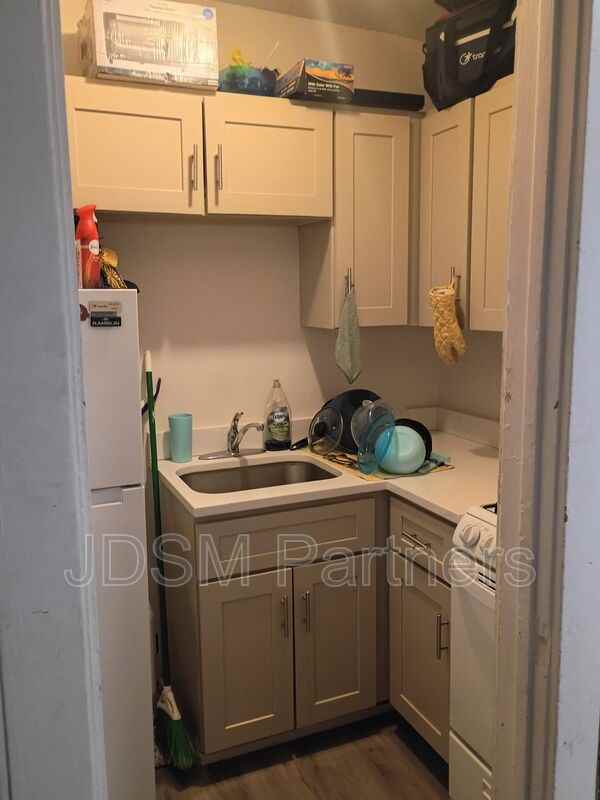 1550 N Lafayette St - Photo 5 of 12