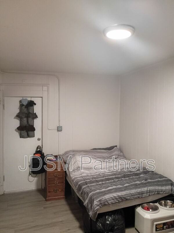 1550 N Lafayette St - Photo 7 of 12
