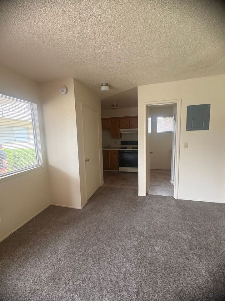 x Normandy Apts. - Photo 4 of 46