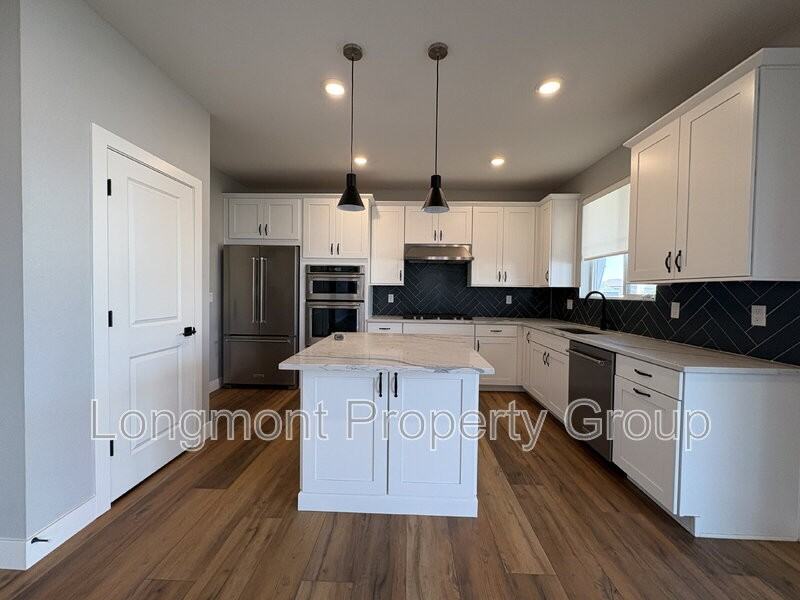 12745 Park Creek Way - Photo 3 of 26