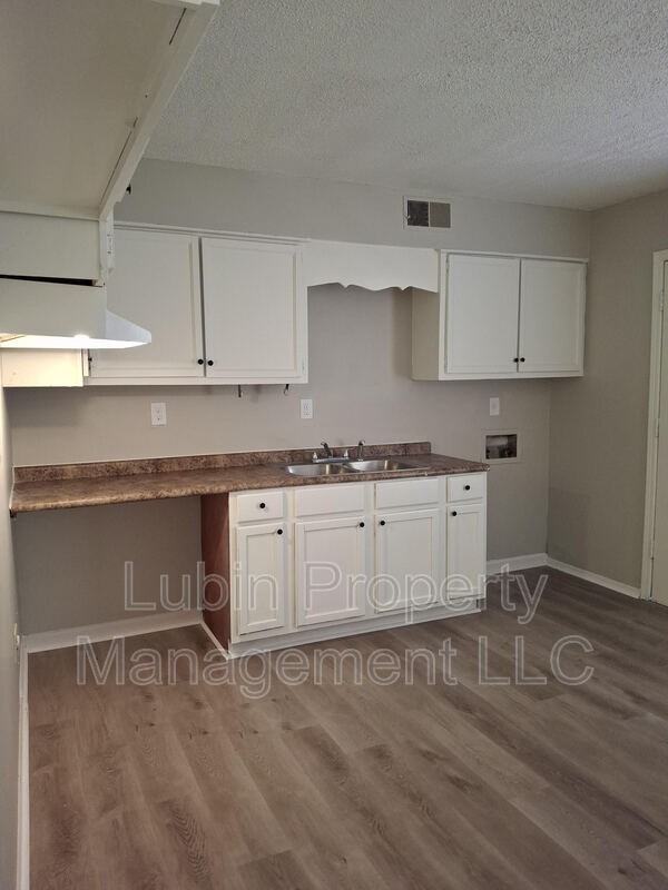 4298 Indian Bend Ln - Photo 3 of 4