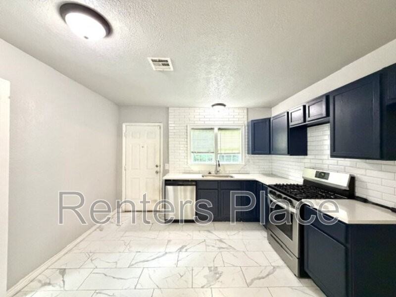 707 N Florence Pl - Photo 4 of 15