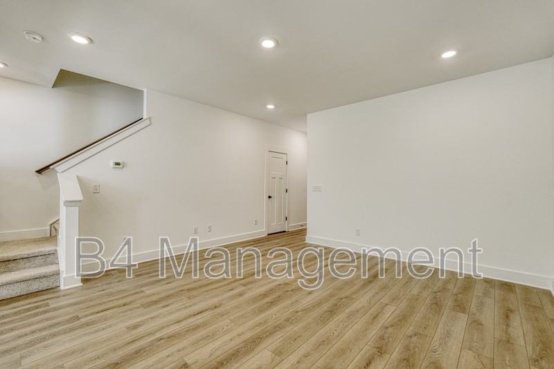 416 W Parima Ct - Photo 5 of 37