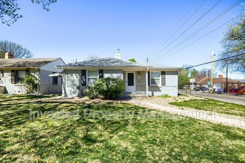 785 Elm St - Photo 3 of 19