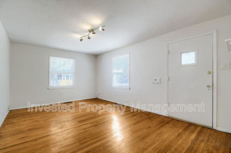 785 Elm St - Photo 5 of 19