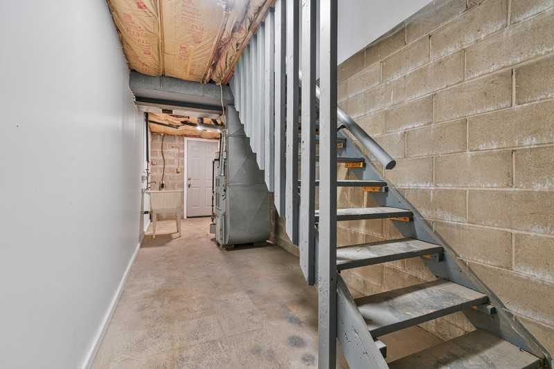 287 Palma St - Photo 7 of 10