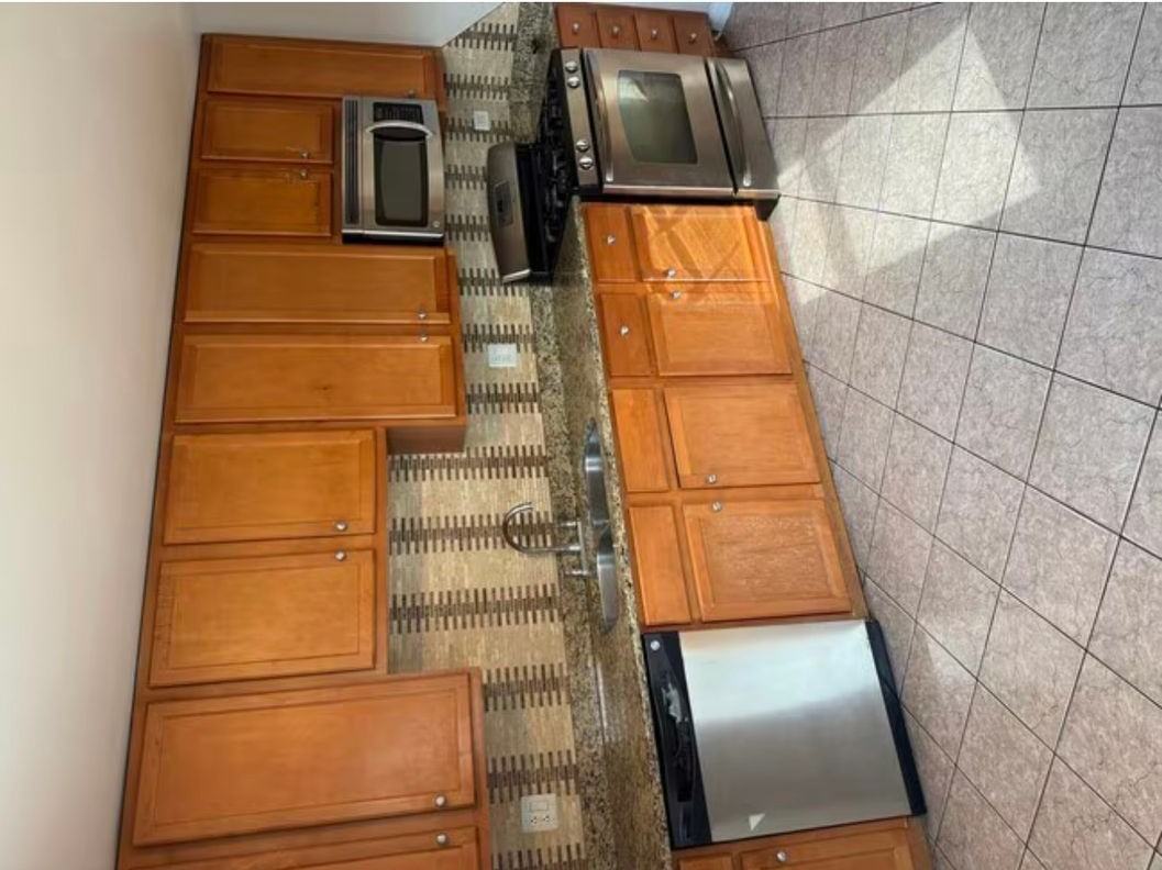 7314 S Oak St - Photo 4 of 4