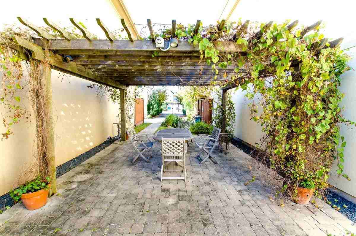 308 Grove St - Photo 5 of 19