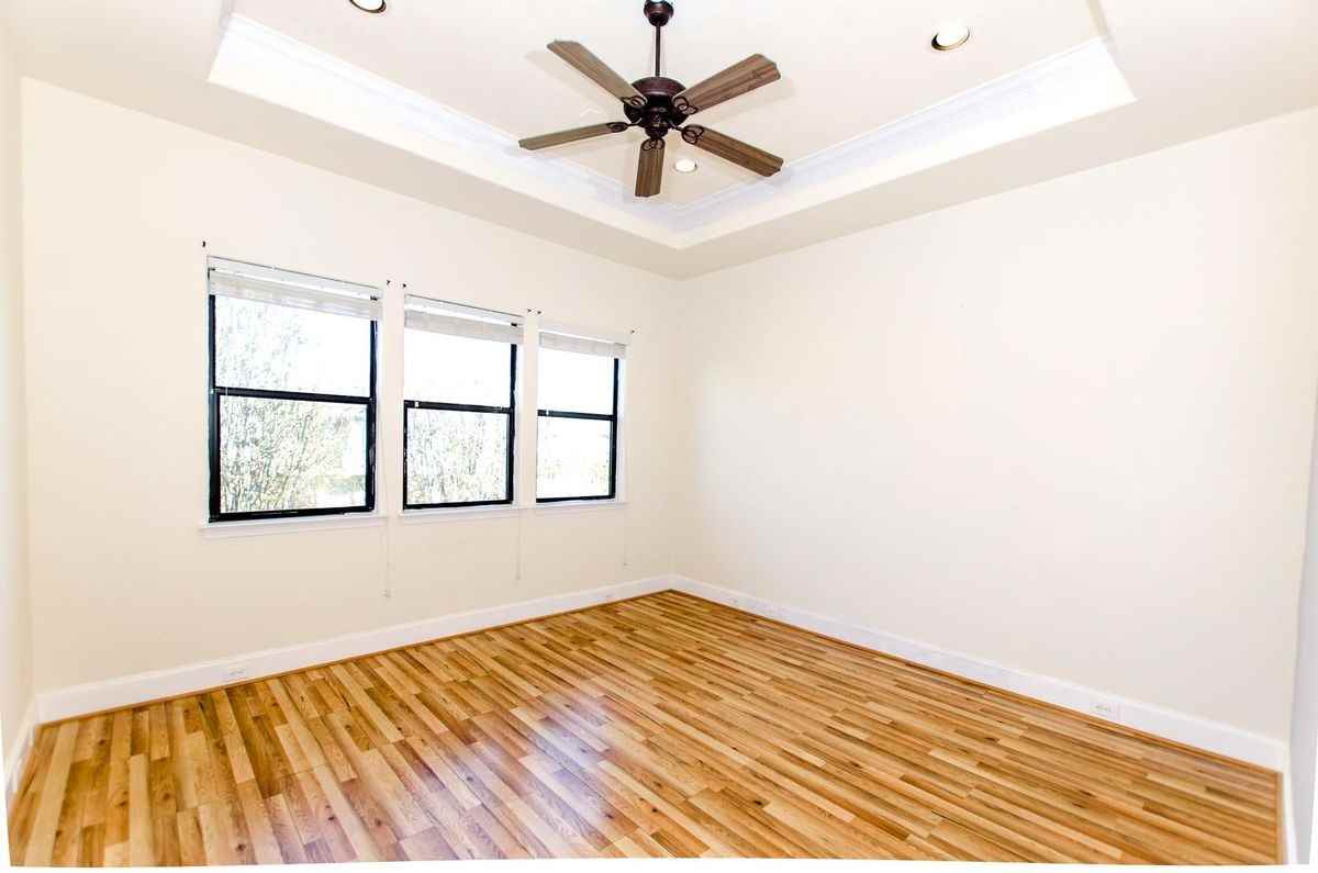 308 Grove St - Photo 7 of 19