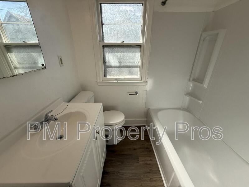 2821A N 57th St - Photo 2 of 16