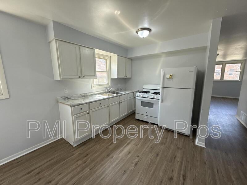 2716A N Buffum St - Photo 2 of 16