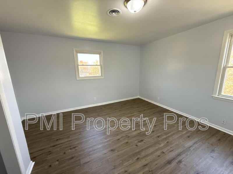 2716A N Buffum St - Photo 3 of 16