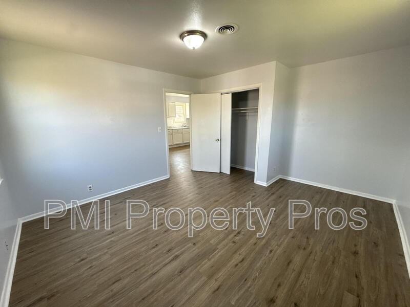 2716A N Buffum St - Photo 5 of 16