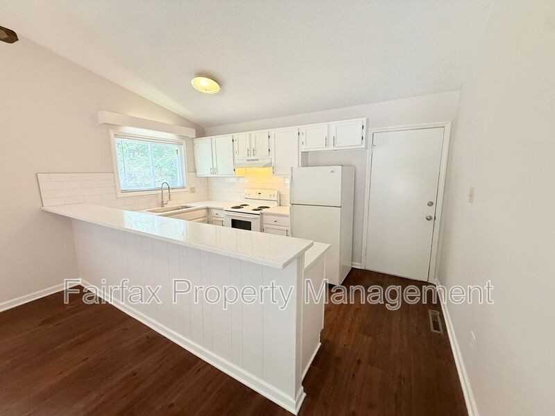 475 Cedar Lake Rd #A - Photo 3 of 12