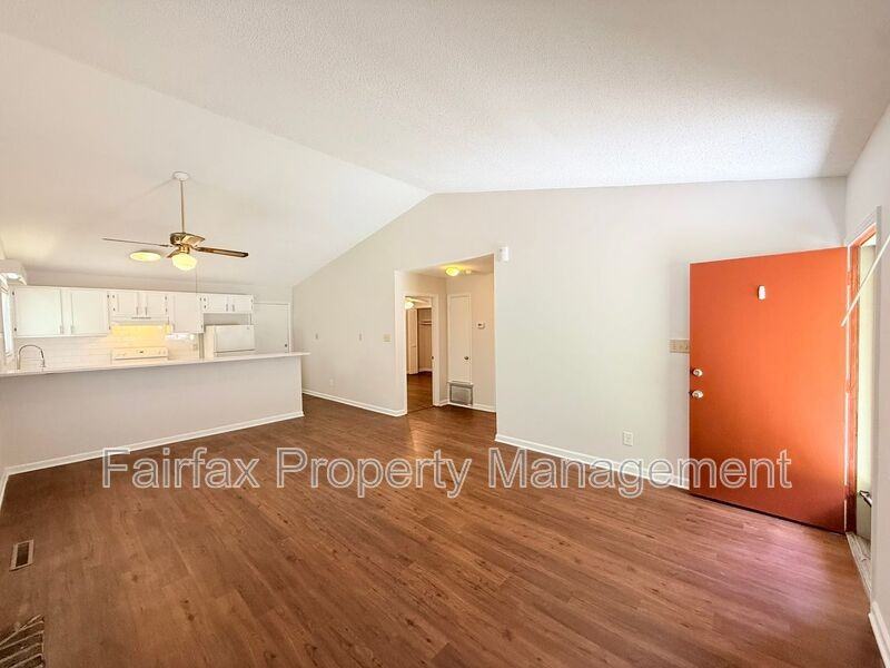 475 Cedar Lake Rd #A - Photo 4 of 12