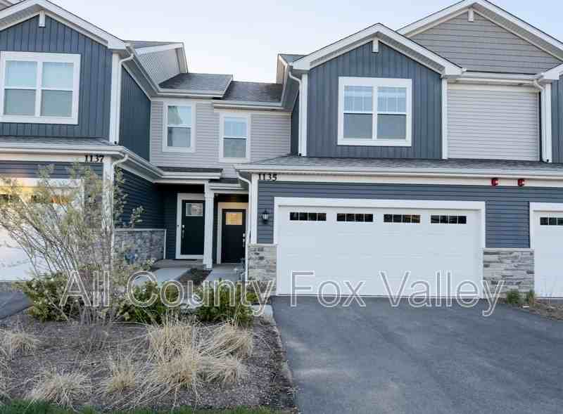1135 White Oak Cir - Photo 2 of 44