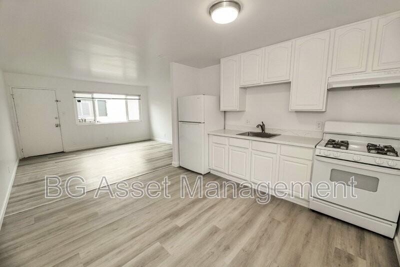 146 19th St #I - Photo 5 of 40