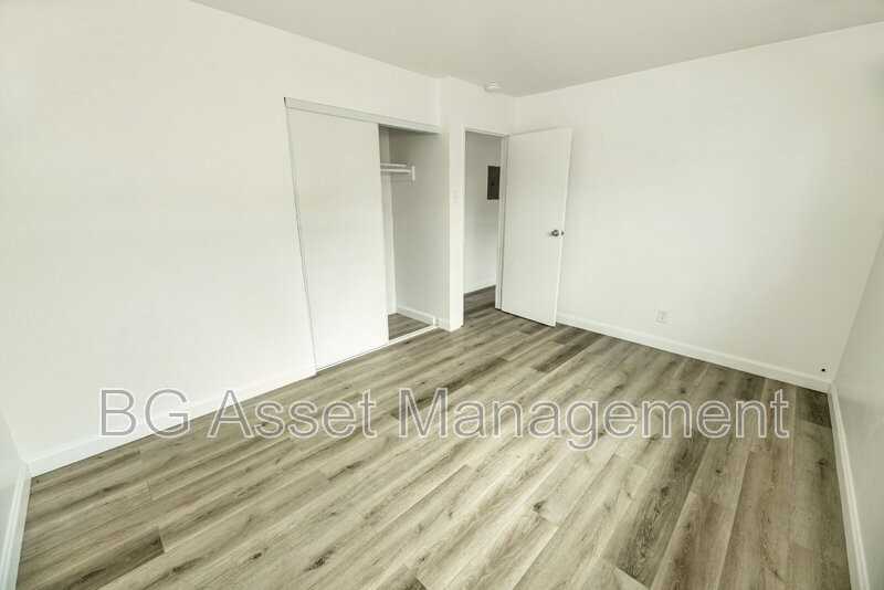 146 19th St #I - Photo 6 of 40