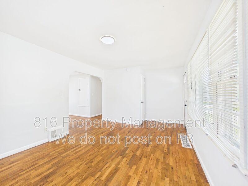 10323 E 20th St S - Photo 3 of 28