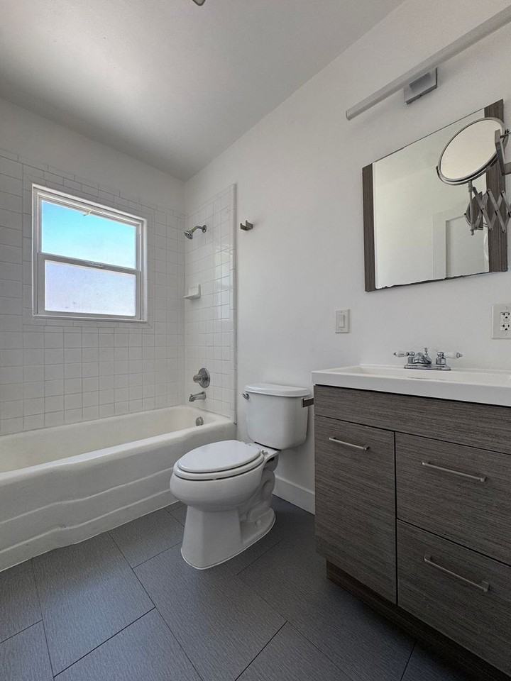 Spacious 2 & 3 Bedroom Apartments Available - Photo 7 of 28