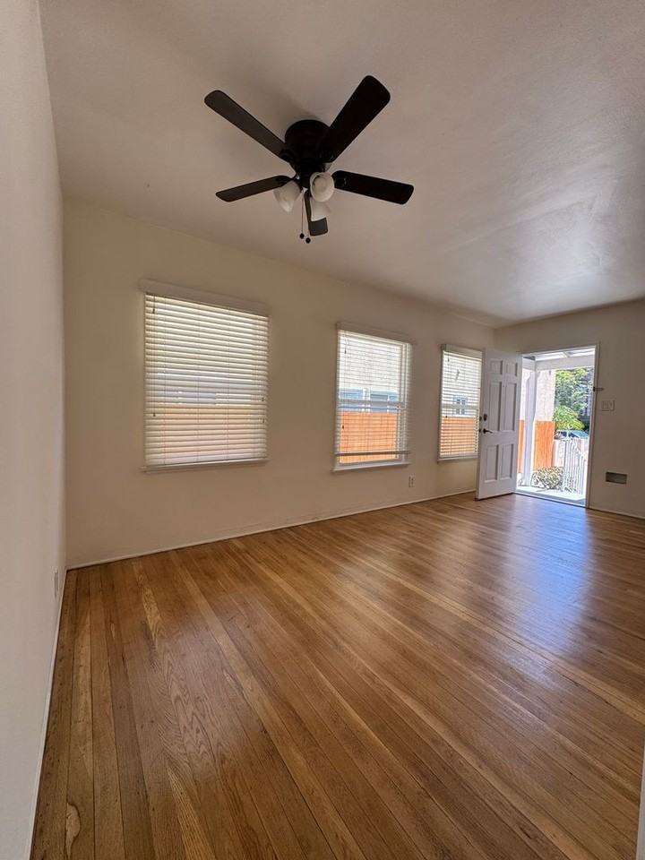 Spacious 2 & 3 Bedroom Apartments Available - Photo 4 of 28