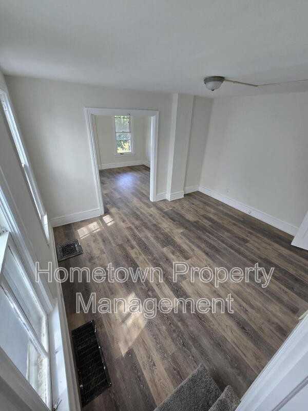 548 Nelson St - Photo 7 of 7