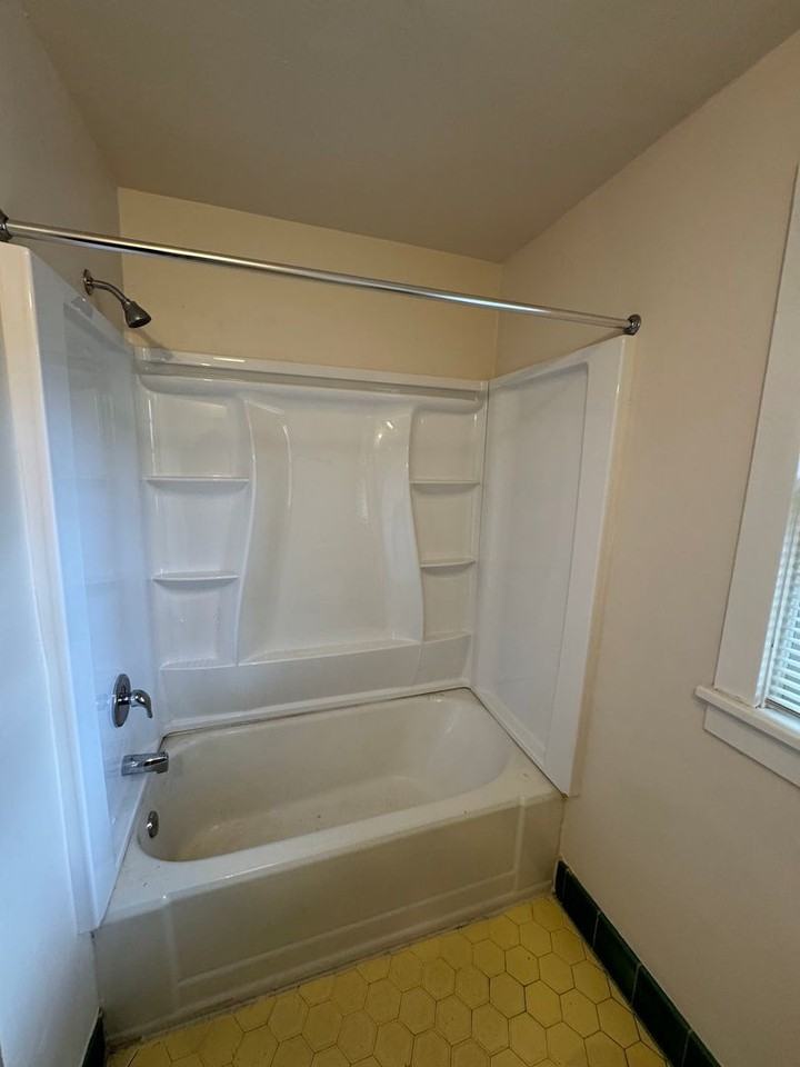 379 E 12th Ave - Photo 7 of 9