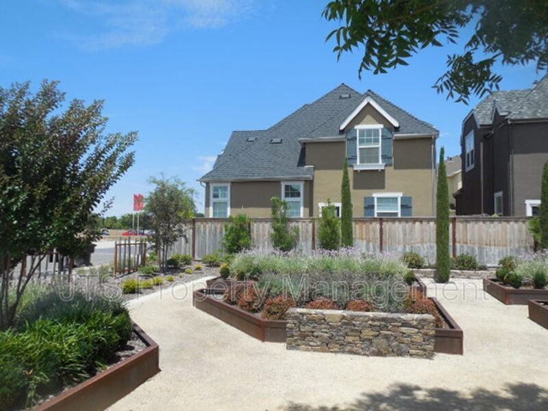 1209 Lavande Dr - Photo 2 of 26