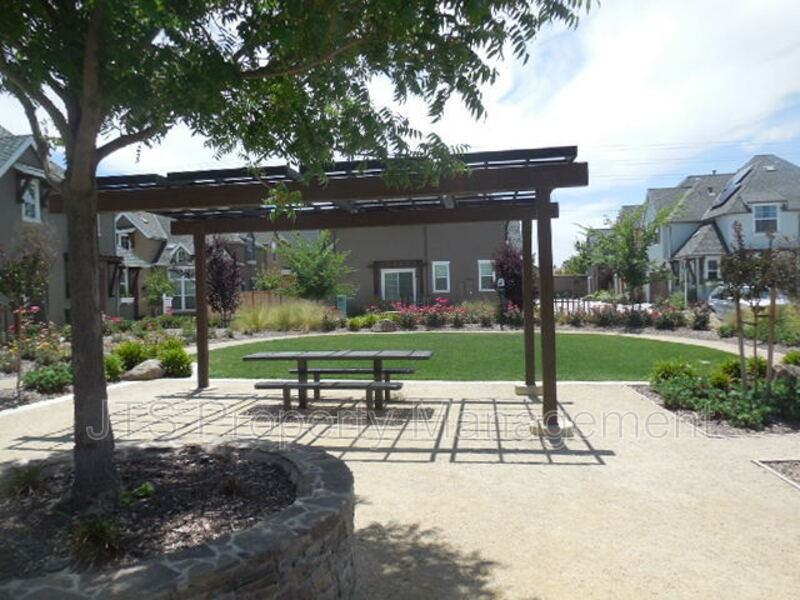 1209 Lavande Dr - Photo 3 of 26