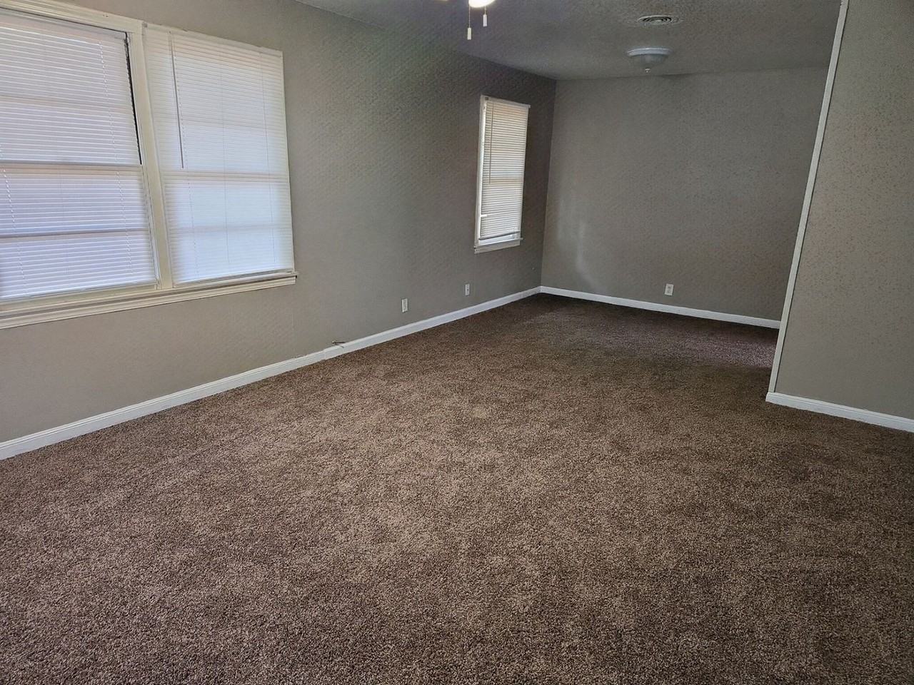 302 Bridal Wreath Ave - Photo 3 of 21