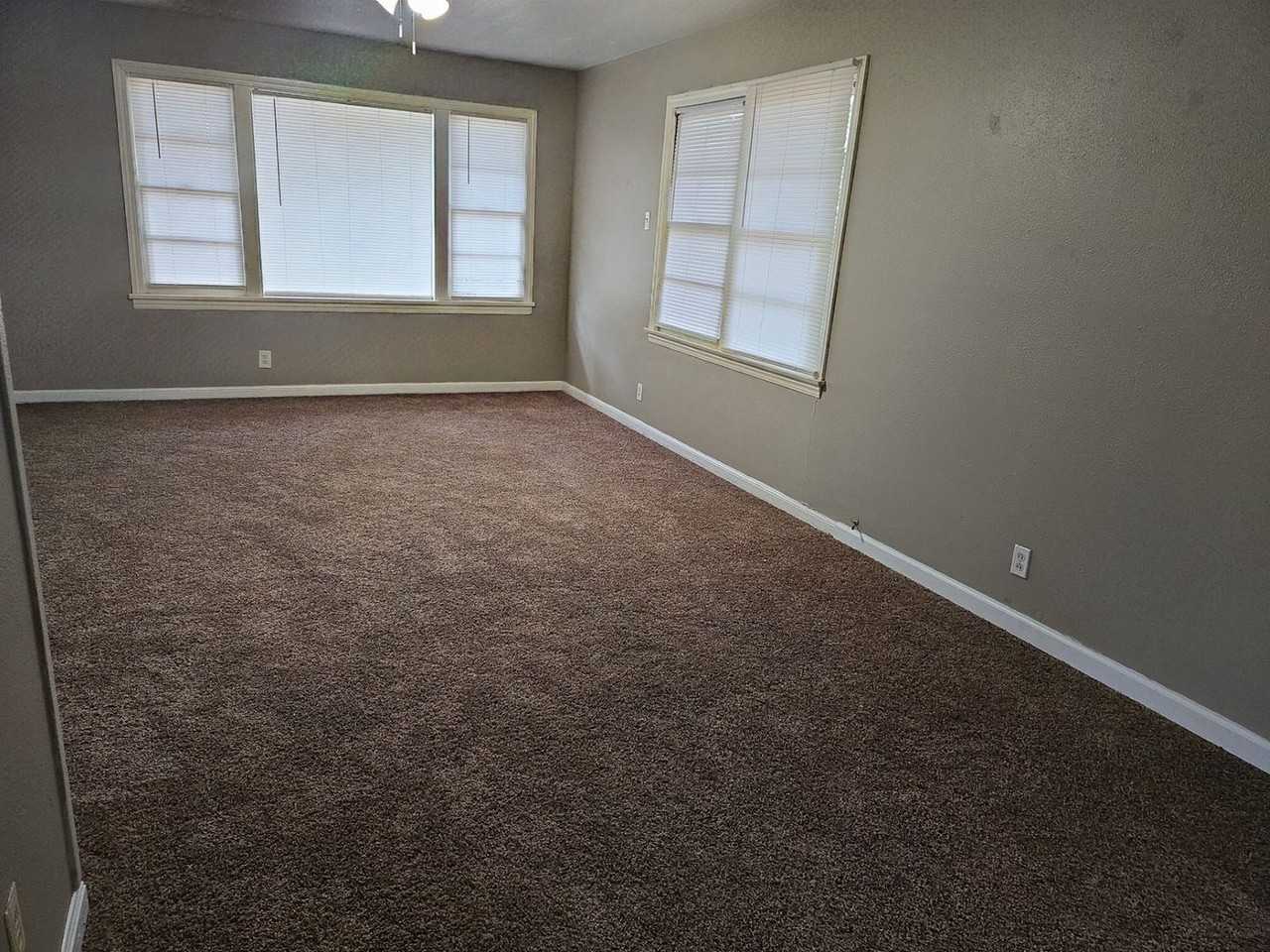 302 Bridal Wreath Ave - Photo 4 of 21