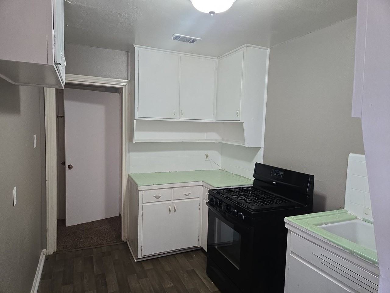 302 Bridal Wreath Ave - Photo 5 of 21