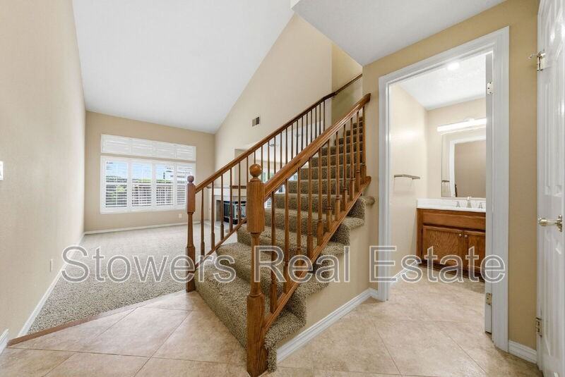 350 Bellflower Dr - Photo 4 of 50