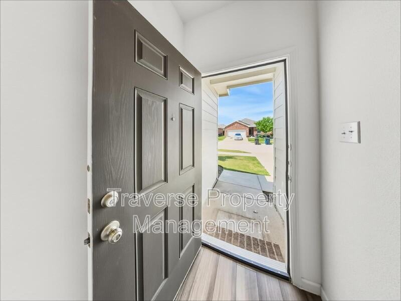 1713 Escondido Dr - Photo 3 of 25