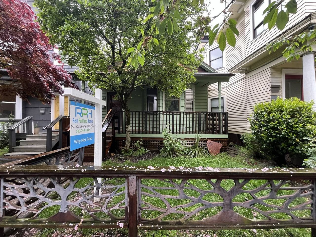 2123 Nw Hoyt St - Photo 3 of 50