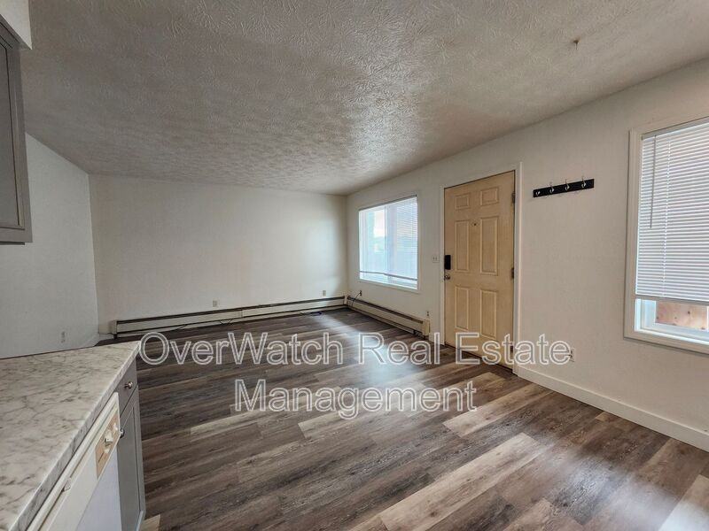 821 E 12th Ave #5 - Photo 4 of 8