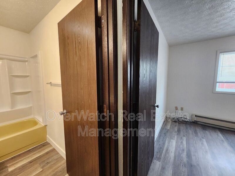 821 E 12th Ave #5 - Photo 5 of 8