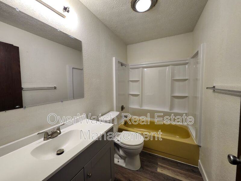 821 E 12th Ave #5 - Photo 6 of 8