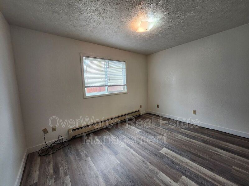 821 E 12th Ave #5 - Photo 7 of 8