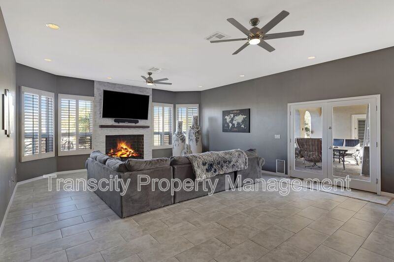 8540 E Mcdowell Rd #10 - Photo 4 of 14
