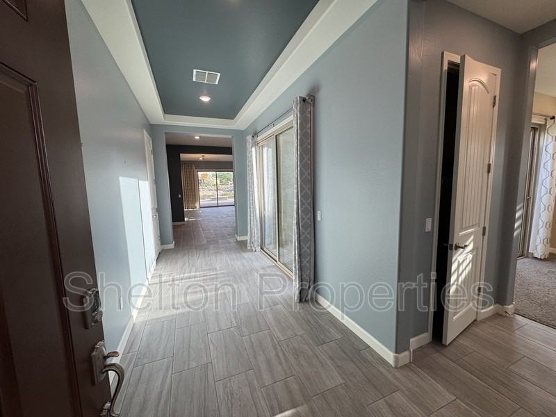 20614 W Hillcrest Blvd - Photo 4 of 18