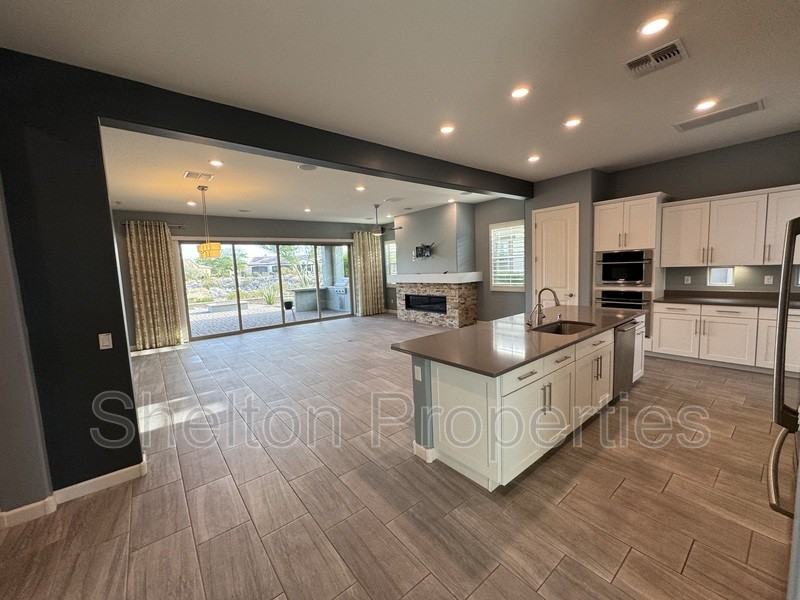 20614 W Hillcrest Blvd - Photo 5 of 18