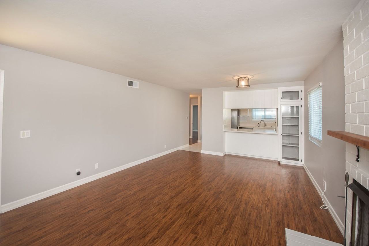 21142 Chesterbrook Ln - Photo 4 of 33