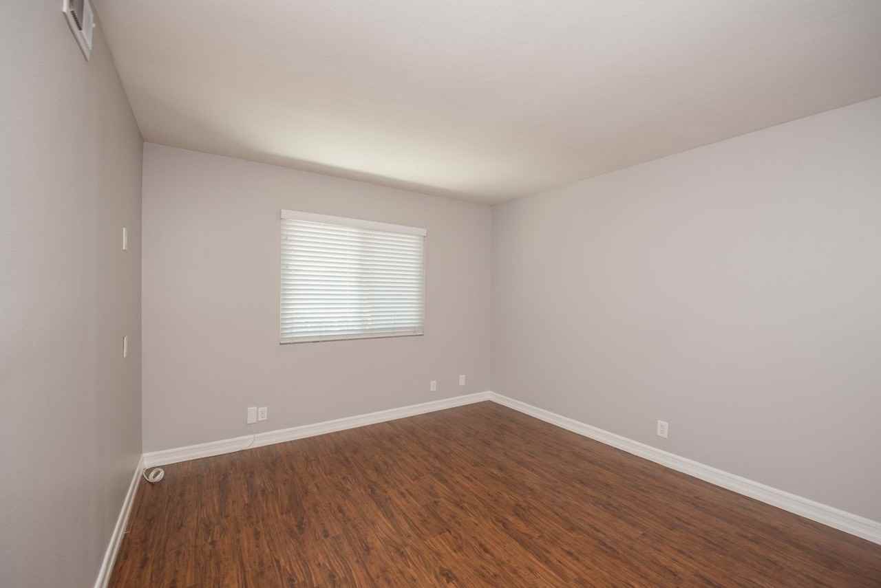 21142 Chesterbrook Ln - Photo 5 of 33