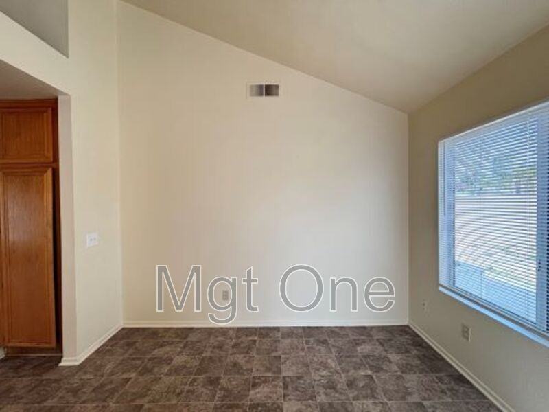 12780 Pan Am Blvd - Photo 4 of 20