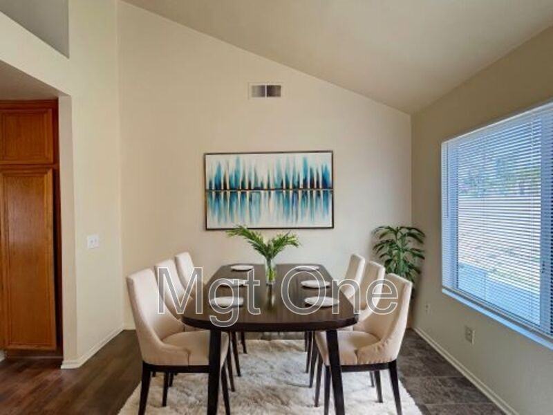 12780 Pan Am Blvd - Photo 5 of 20